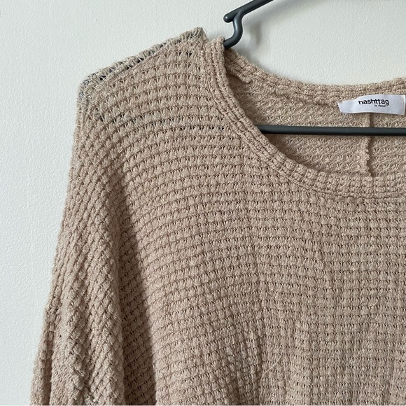 Hashtag OS tan Cream Knit Distressed Coastal Cropped Sweater Shirt fits S/M - Picture 3 of 6